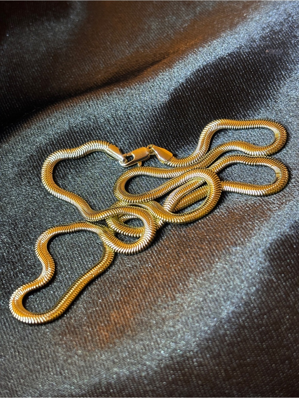 4mm Yellow Gold Herringbone Necklace 24in - Picture 8 of 16